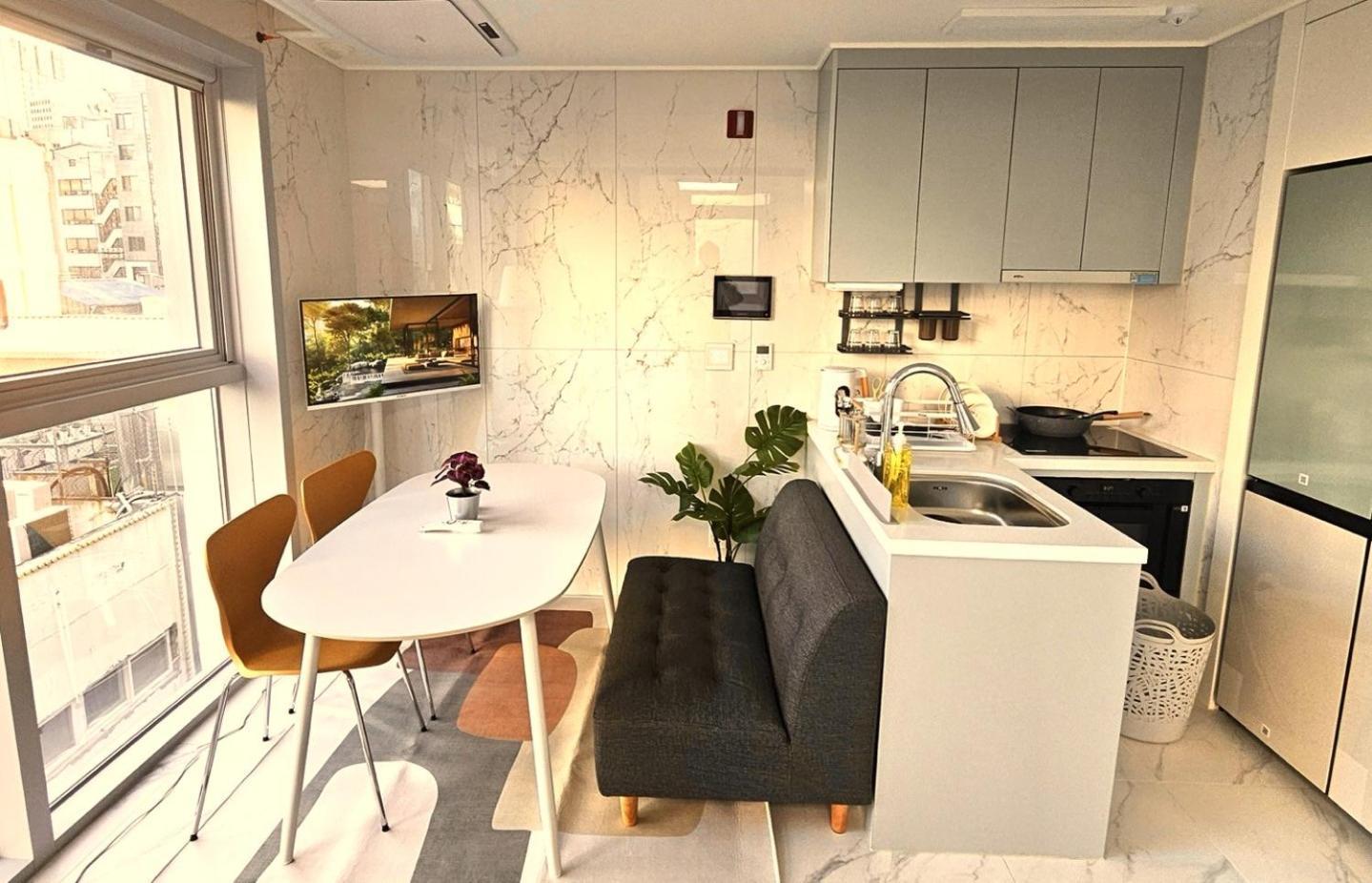 Majestic Apartment *